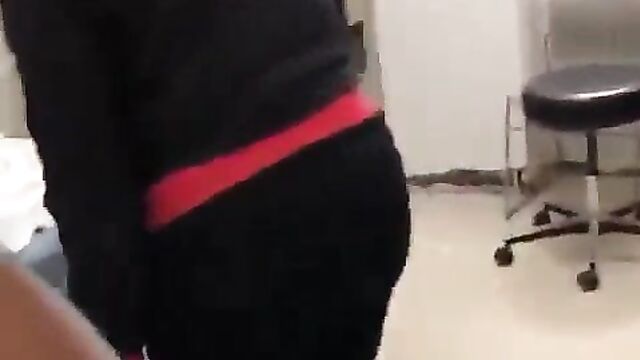 Angry wife caught fighting naked sidechick in the hospital - 1 image