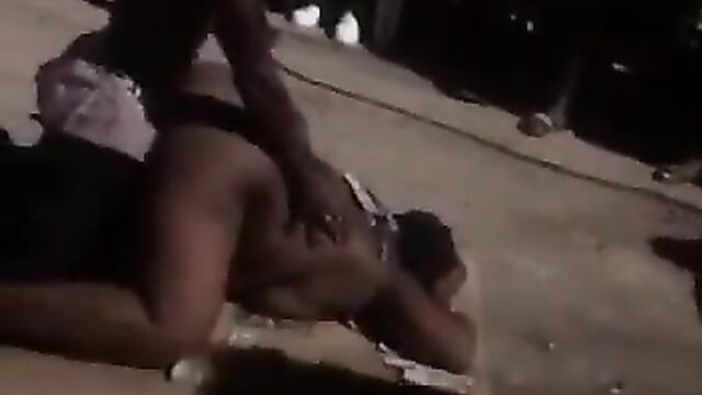 Wild party sex in public at a Kingston club - 4 image