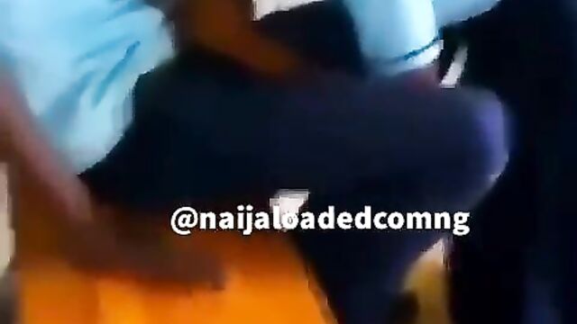 Schoolgirl giving schoolboy blow job in class - 4 image
