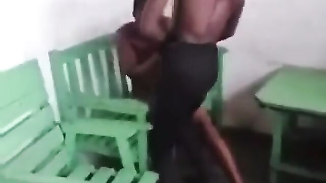 Naked whore fighting customer for not paying money after sex - 4 image