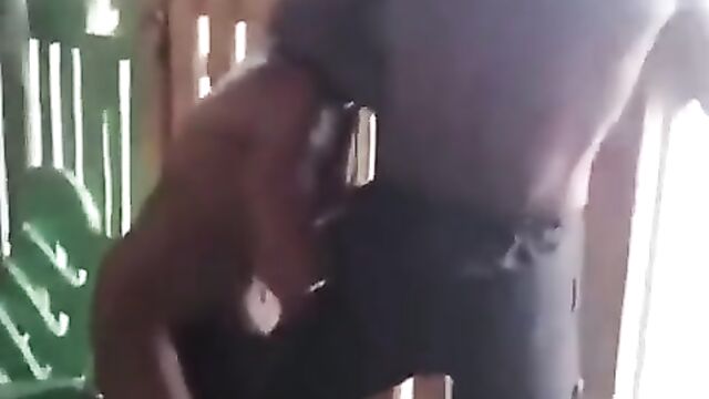 Naked whore fighting customer for not paying money after sex - 5 image
