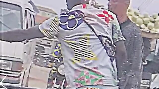 Boobs out in crazy public street fight - 5 image