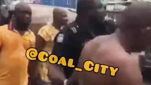 One chance robbers caught and stripped naked in Nigeria - 4 image