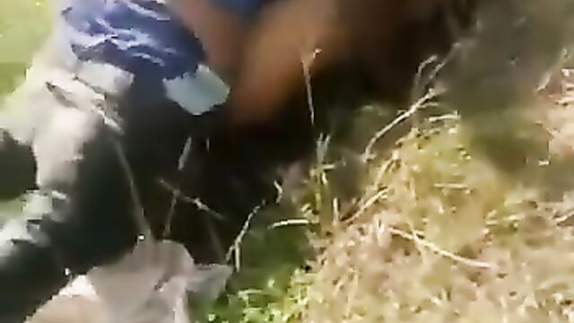 College student bonking his GF in the bush while his classmate watches - 3 image