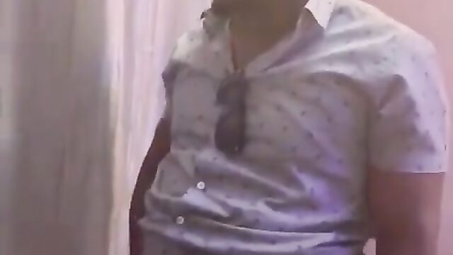 Drunk dude caught urinating on a chair at a party - 5 image