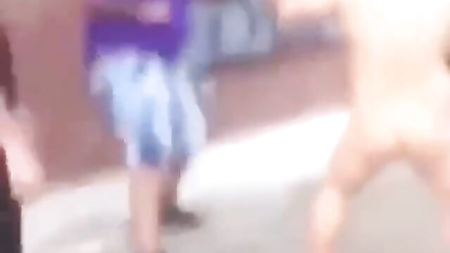 Naked Dude Fighting on the Street Shocking Video - 3 image