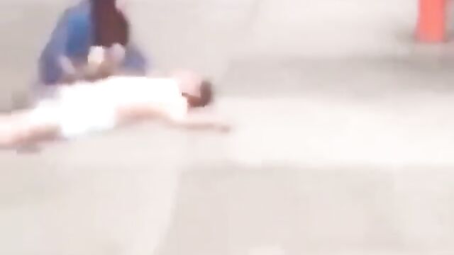 Naked Dude Fighting on the Street Shocking Video - 5 image