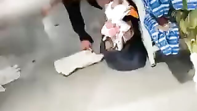 She shit on herself in public while fighting or getting beaten - 1 image