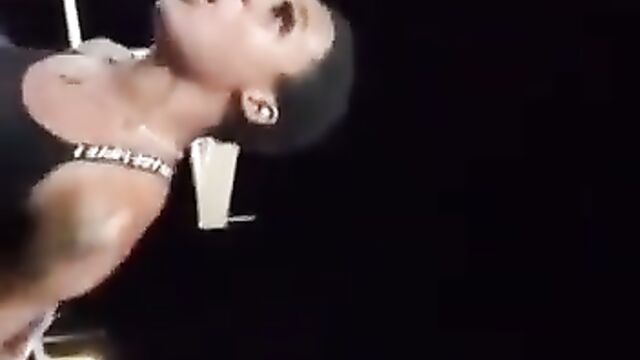 Naked gay dude and transexuals fighting with police - 4 image