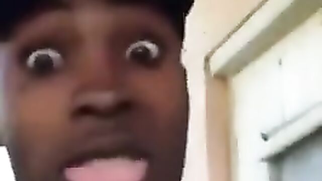 Sexy student caught having sex with her boyfriend outside school during class